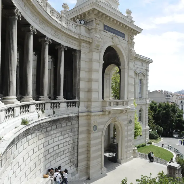 Illustration de l’annonce LICENCE 4 MARSEILLE (Palais Longchamps 4ème)
